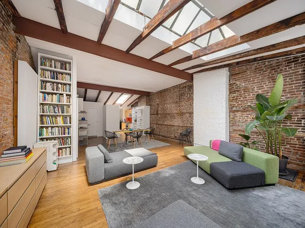 21 Bleecker St APT 3E, New York, NY 10012