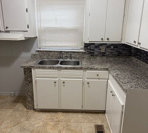 2nd image of 310 Crosby Cir
