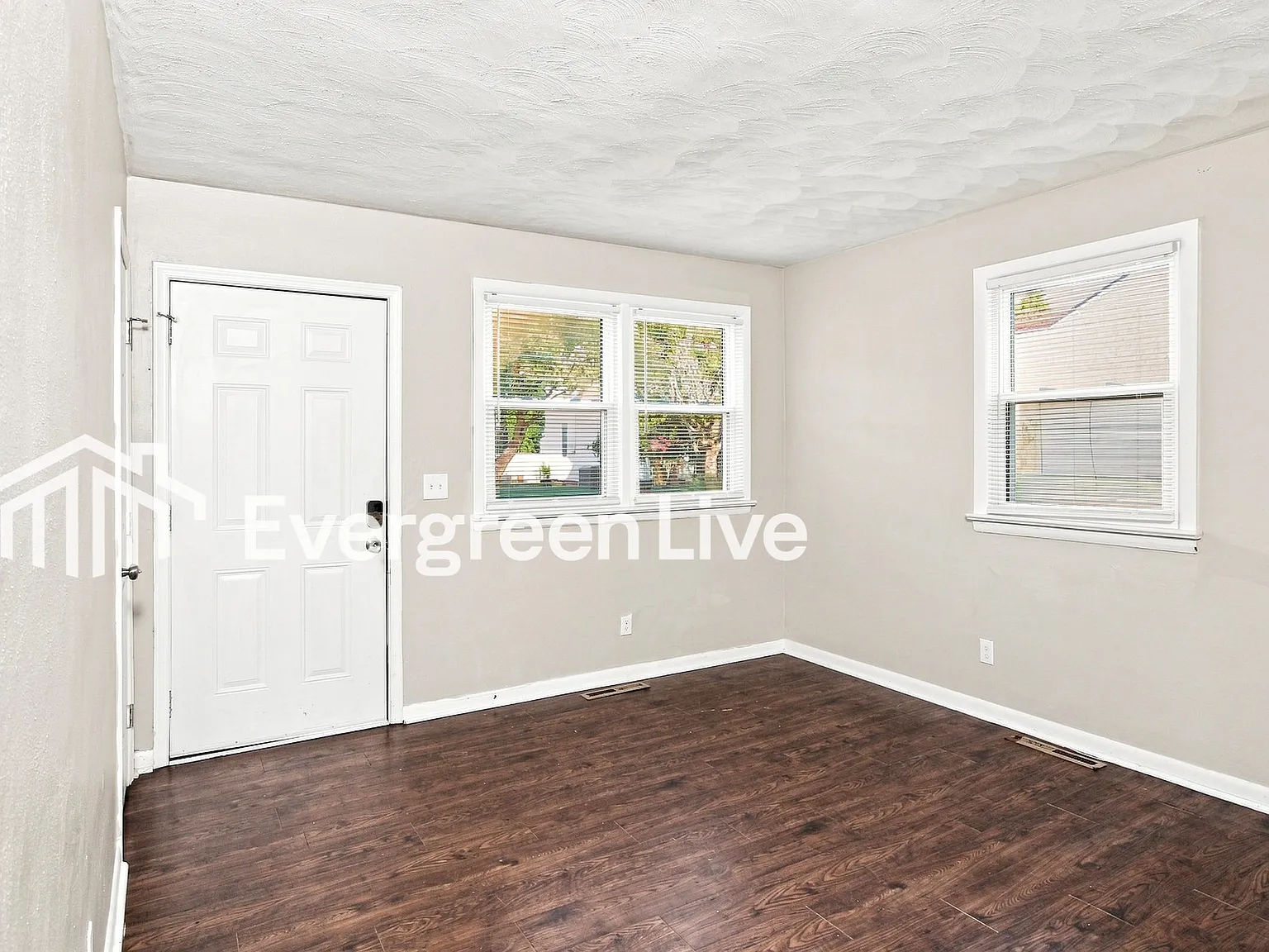 3 bed, 1.5 bath, 1200 sqft, $1,895 — Photo 4