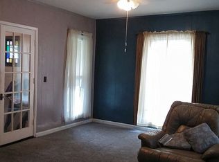 301 S Chestnut St, Iola, KS 66749