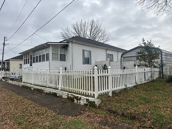 2nd image of 11 Laurel St