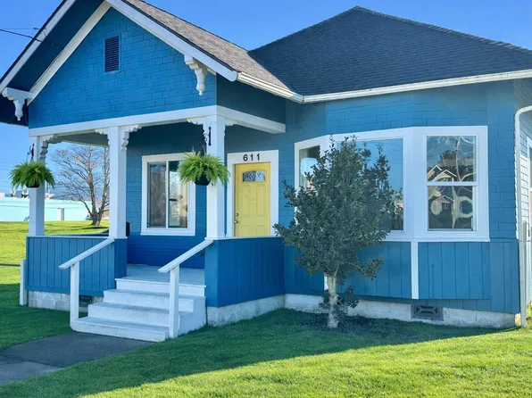611 4th St, Crescent City, CA 95531