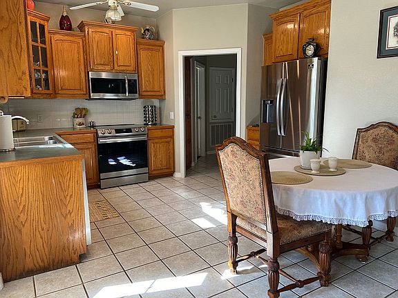 2nd image of 36 Jamestown Cir