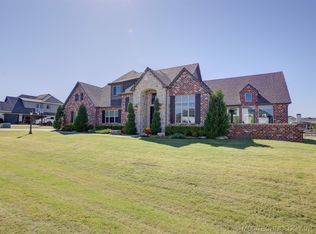 18422 E Red Fox Trl, Owasso, OK 74055