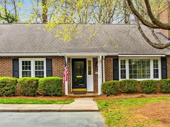 26 Brownstone Ln, Greensboro, NC 27410
