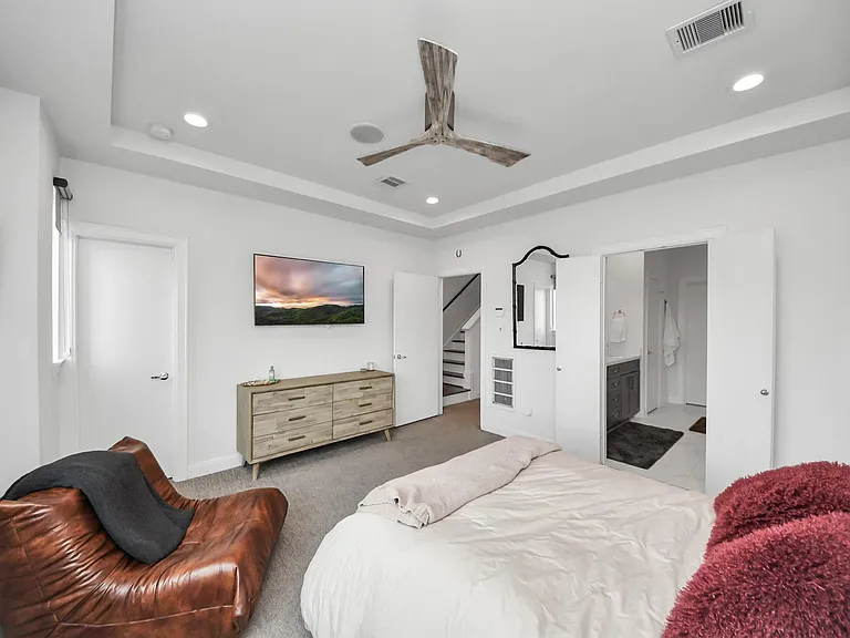 1721 Eado Point Ln — Photo 25