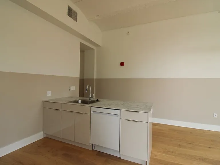 30 W Broad St #208 — Photo 17