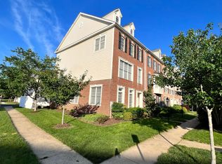 42495 Regal Wood Dr, Ashburn, VA 20148