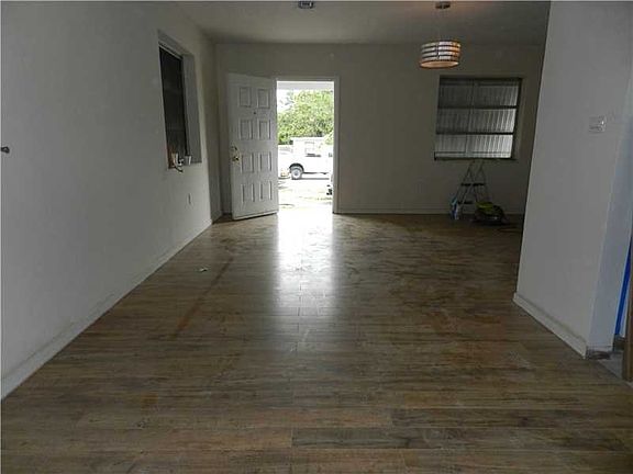 5th image of 135TH St And Nw 5th Ave