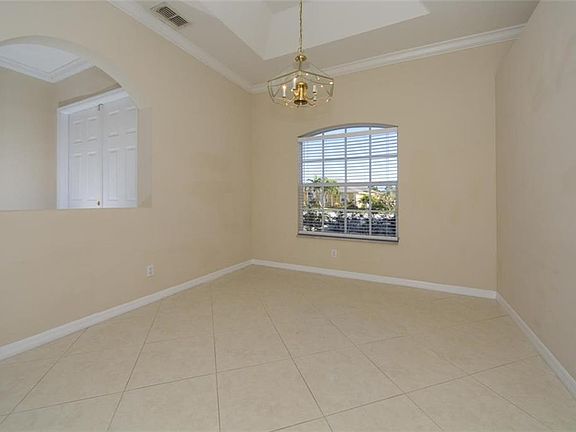 3rd image of 442 NW Sunflower Pl