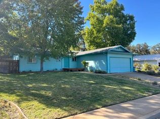 901 Meadowlark Ln, Yreka, CA 96097