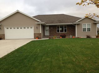 3184 Willow Rd, Green Bay, WI 54311