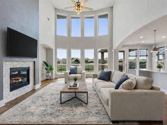 2nd image of 108 Rio Ranchero Rd