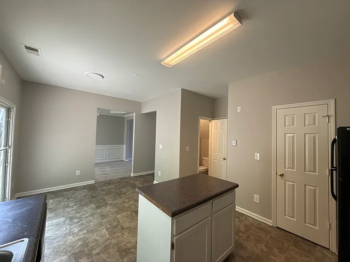 1207 Joannas Ct — Photo 9