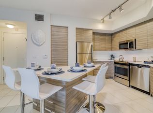 Windsor at Pembroke Gardens, Pembroke Pines, FL 33027
