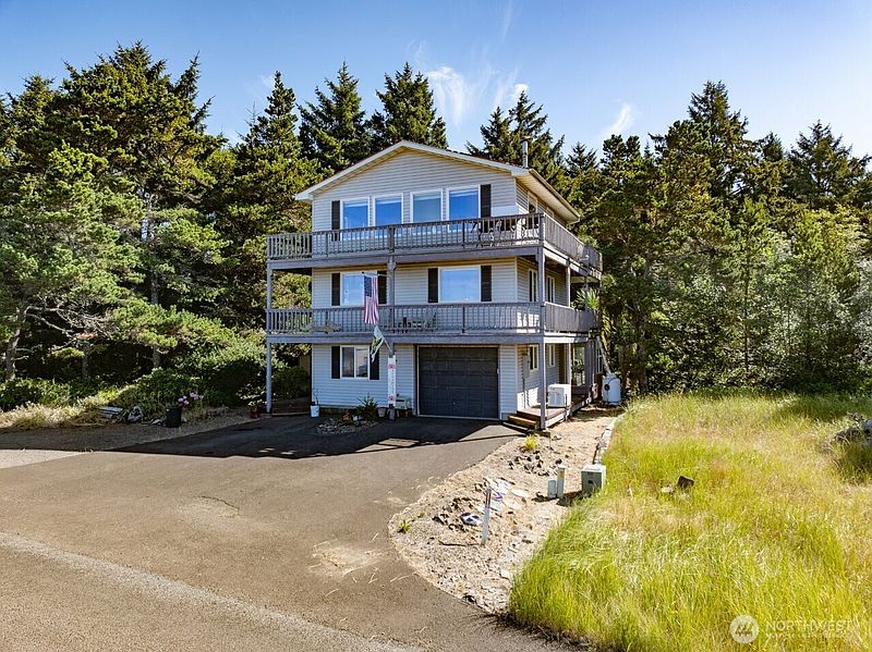 2nd image of 33304 j Place