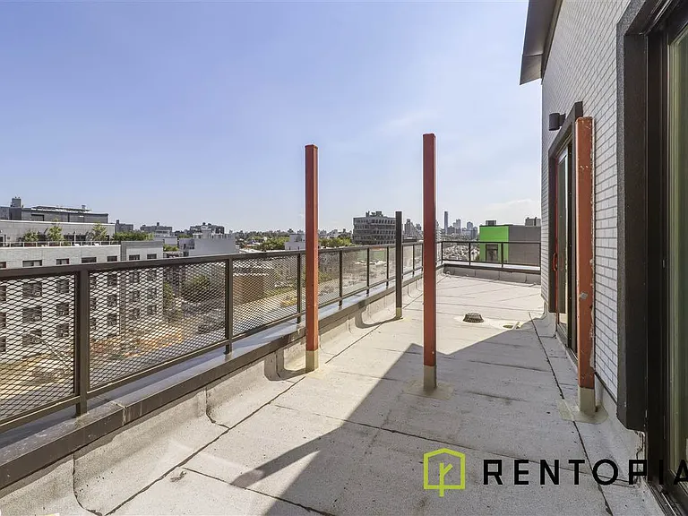 411 Meeker Ave #605D — Photo 10