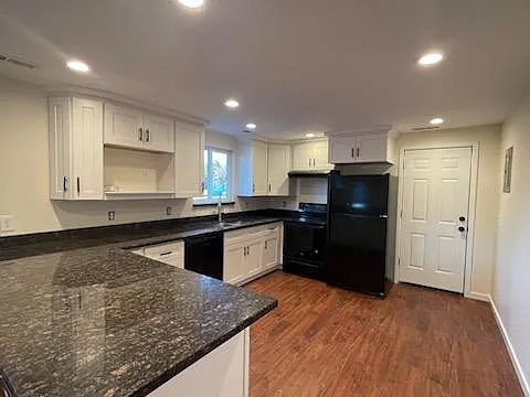 120 E Clark St — Photo 12