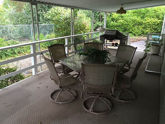 Huge Deck for Entertaining