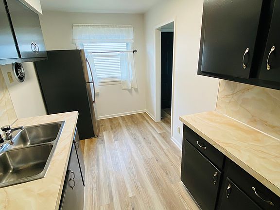 4th image of 29091 Harriet St #A