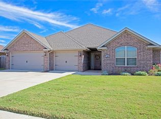 3005 N 17th St, Rogers, AR 72756