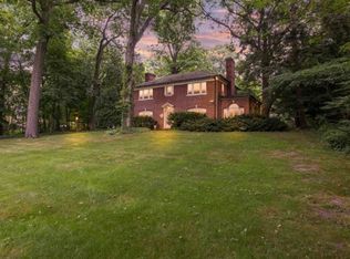 2920 S Twyckenham Dr, South Bend, IN 46614