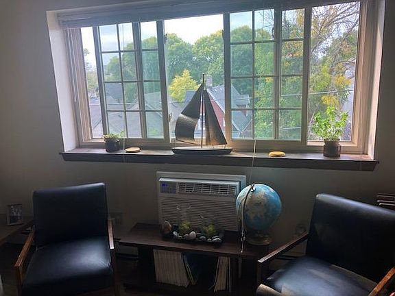 4th image of 2533 N Oakland Ave #108