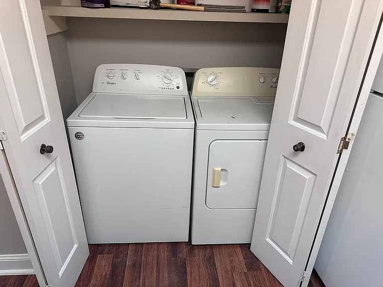 2041 Greenwood Pl SW — Photo 11