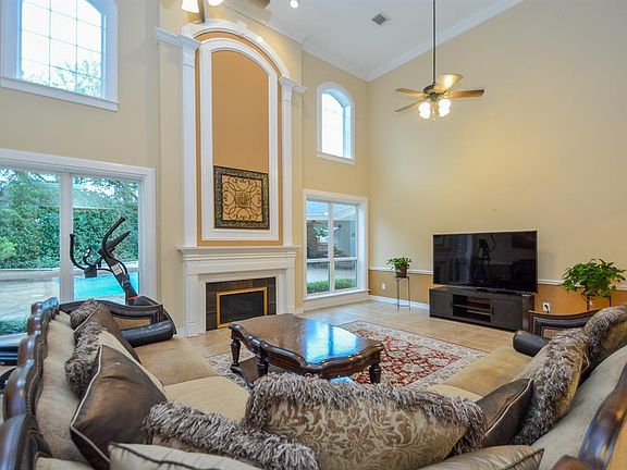 3rd image of 4211 Saint Michaels Ct