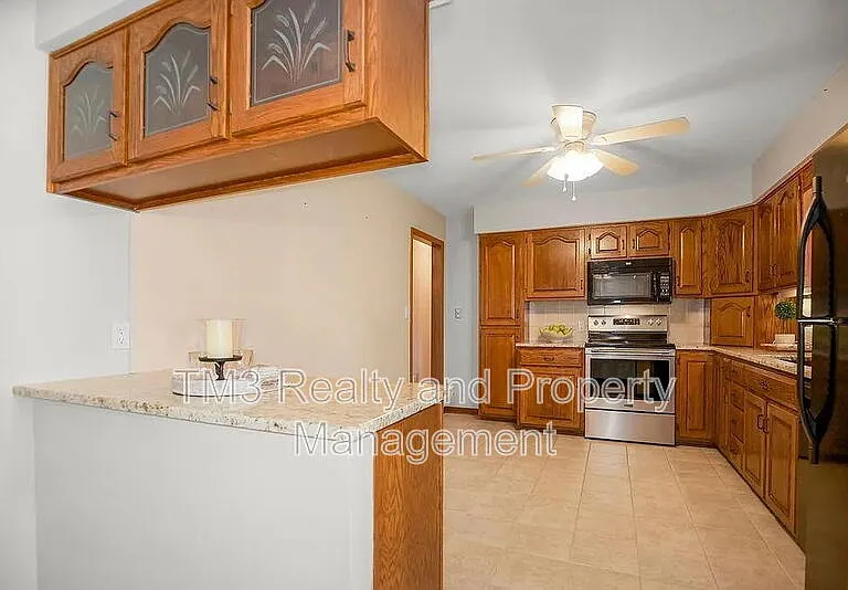506 S 17th St — Photo 9