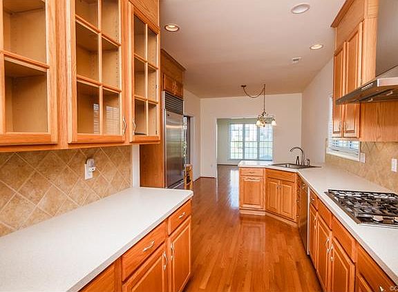 3rd image of 10208 Urbanna Ct