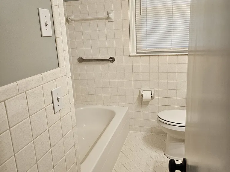 627 W Meade Blvd — Photo 6