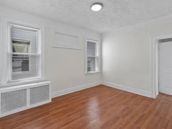 725 Garfield Avenue image 2 of 36