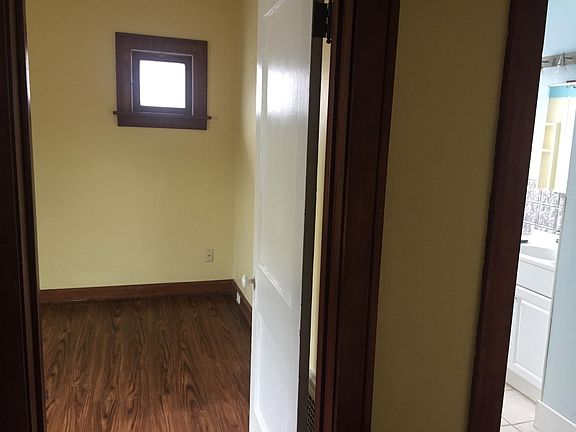 3rd image of 17825 Northwood Ave