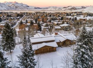 812 Upper Redmond Rd, Jackson, WY 83001