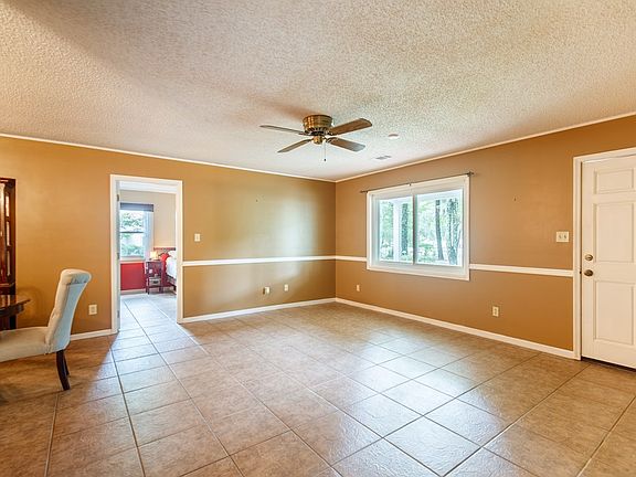 5th image of 2542 Winnwood Cir