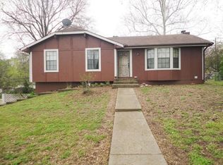 504 W 4th St, Grove, OK 74344