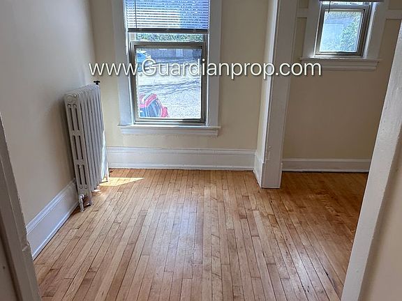4th image of 1907 Lyndale Ave S APT 5