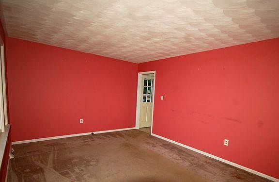 3rd image of 512 Stacie Dr