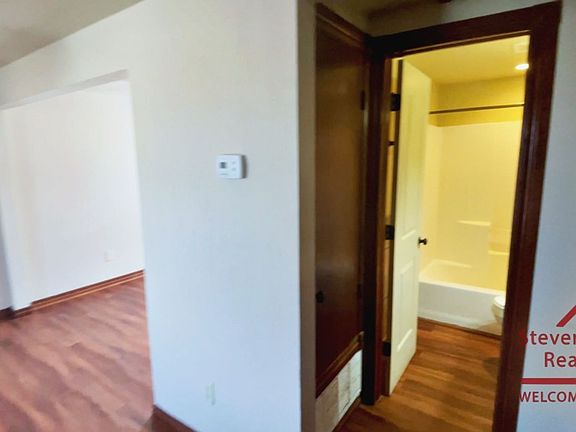 5th image of 1602 NW Lindy Ave #1