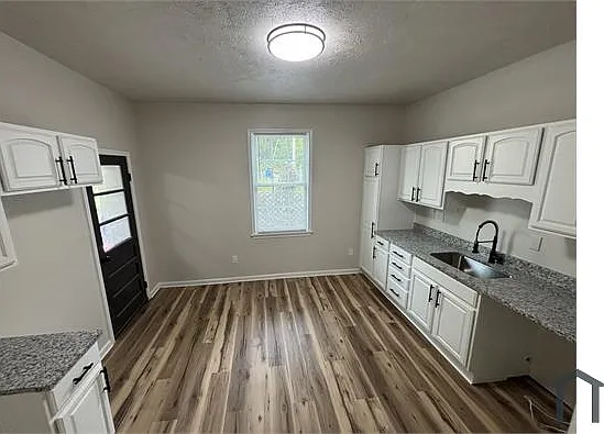 4 bed, $2,175 — Photo 2