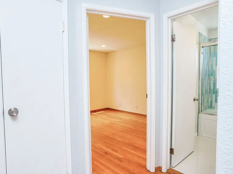 88 Canterbury Ave — Photo 12