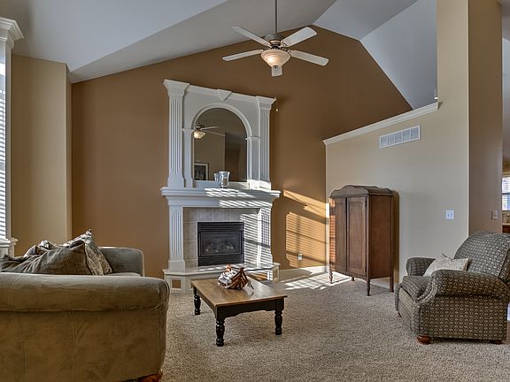 5th image of 1032 Redwood Ln