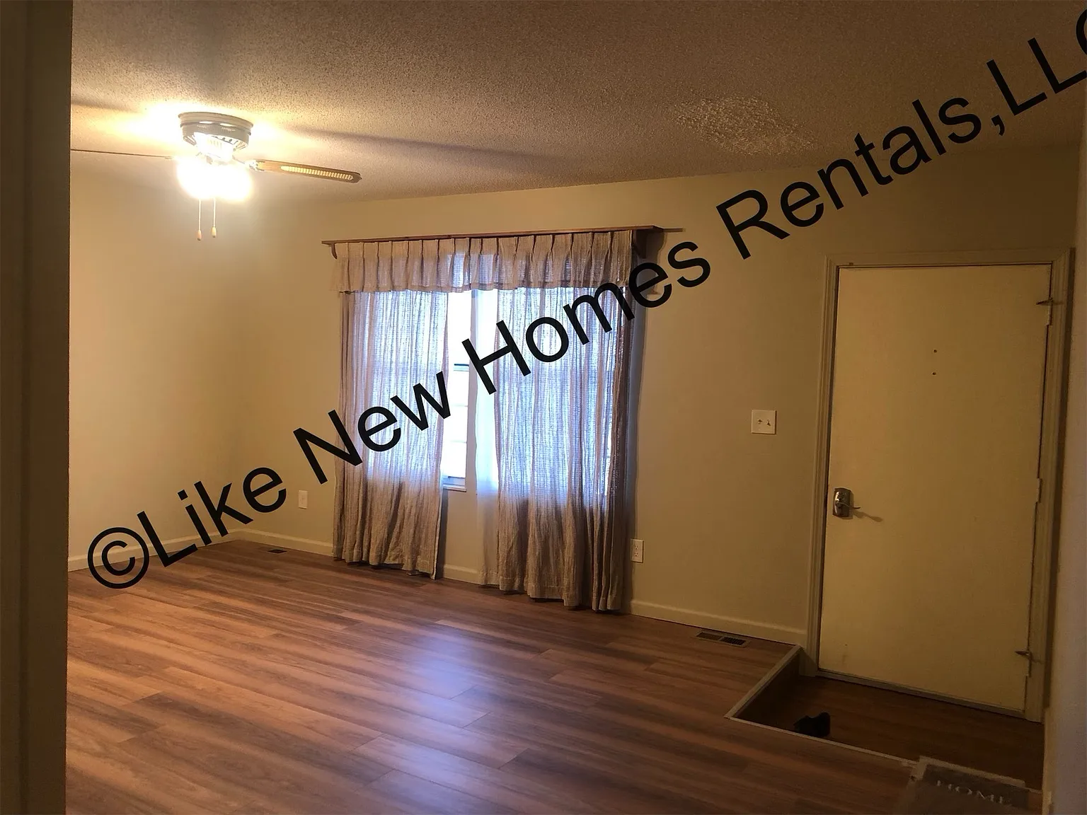 3 bed, 1200 sqft, $1,425 — Photo 2