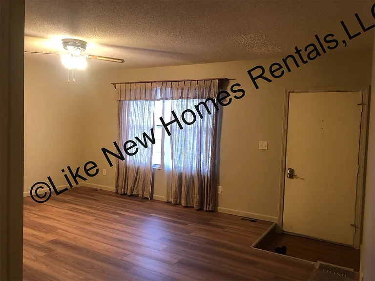 4440 Shubert Ave — Photo 2