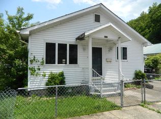 103 W 5th St, Man, WV 25635