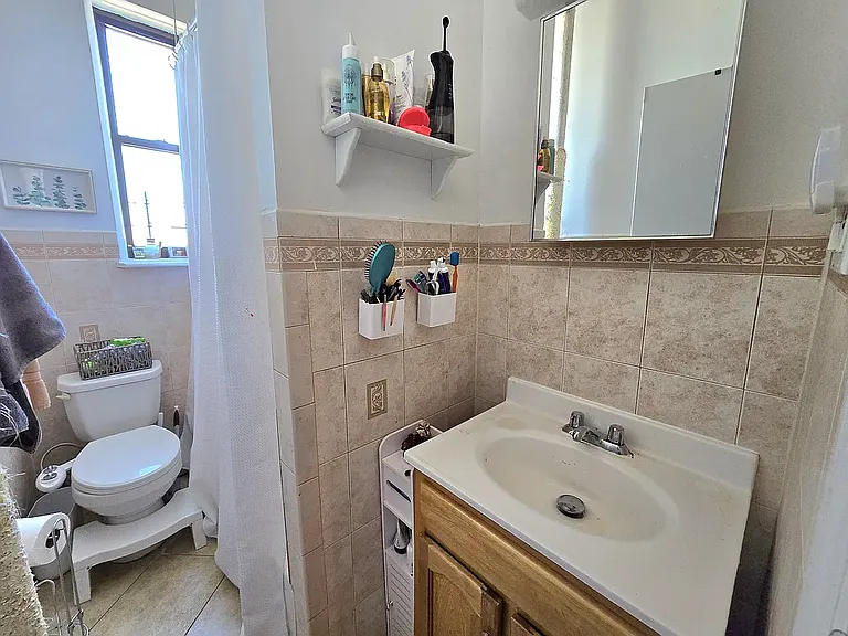 1514 W 8th St #D11 — Photo 3