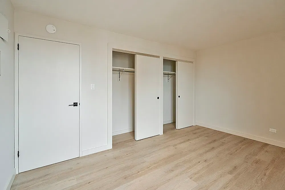 560 Main St — Photo 3