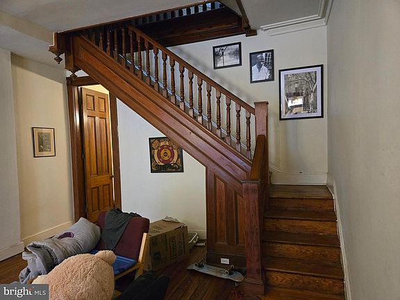 5th image of 122 W Lanvale St