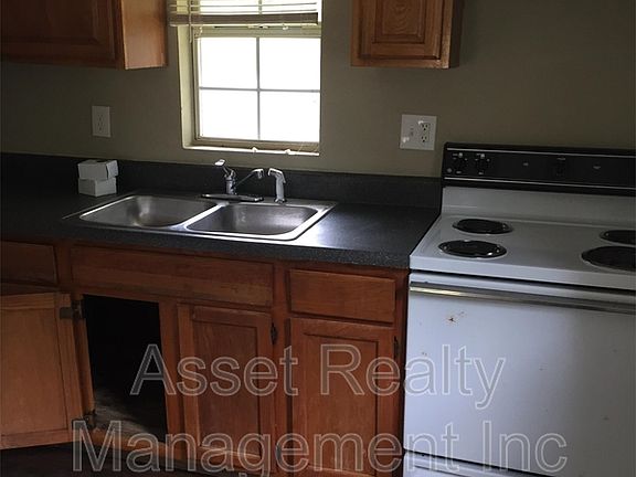 3rd image of 608 Lester Rd APT 3